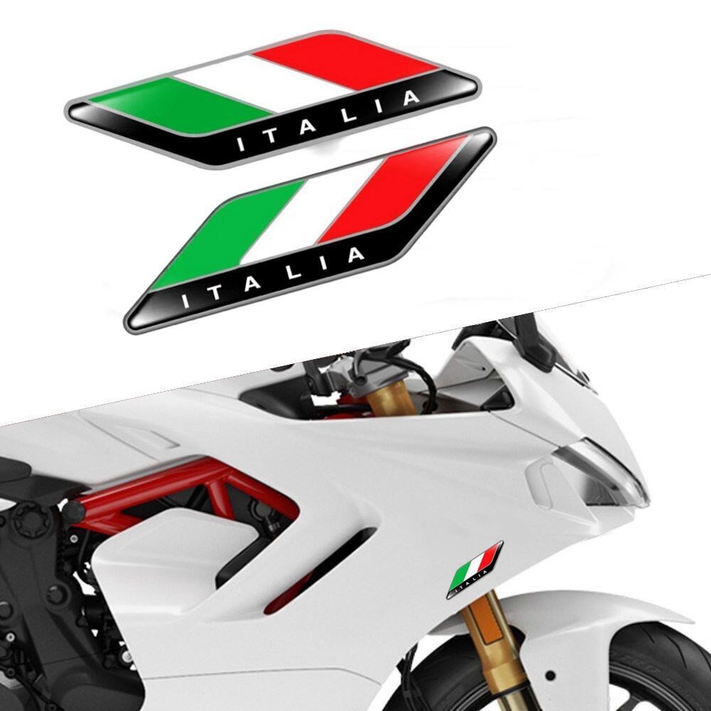 زوج من شارات العلم الإيطالي ثل - مراجعة Model Kit Vespa وسعره